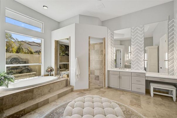 Bathroom, Interior, Recessed Lighting