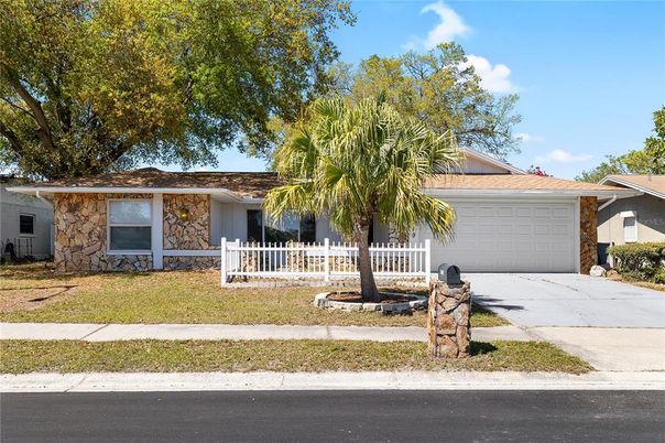 Attached, Exterior, Facade, Ranch