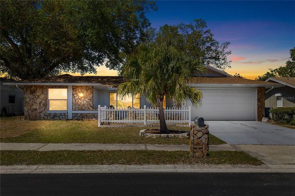 Attached, Exterior, Facade, Ranch