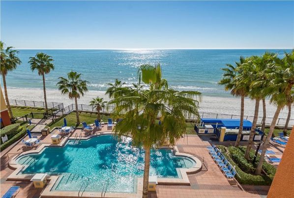 Exterior, Pool, Water