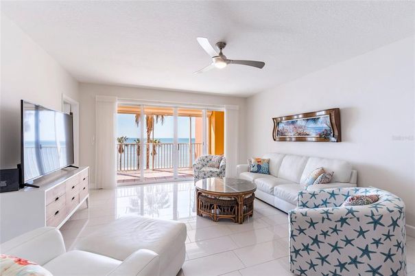 Interior, Living room, Water