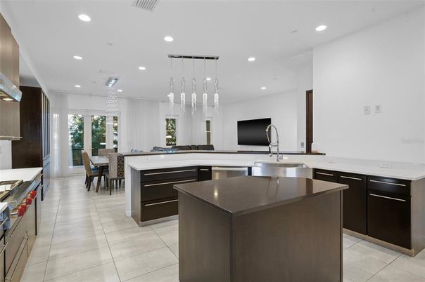Dining room, Interior, Kitchen, Pendant Lights, Recessed Lighting, Stainless Steel Appliances