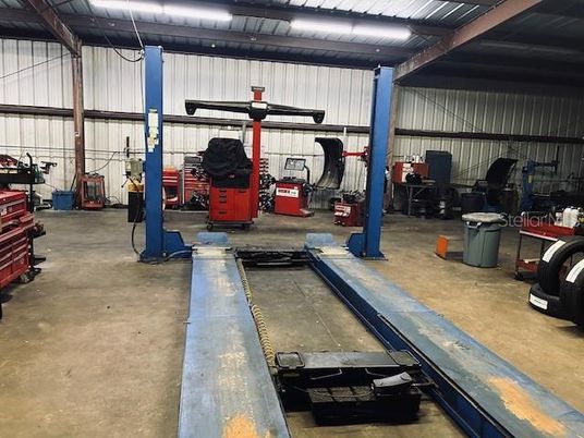 Garage, Interior