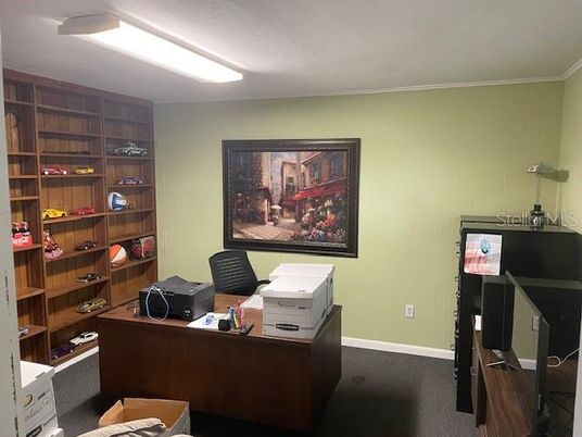 Home Office, Interior