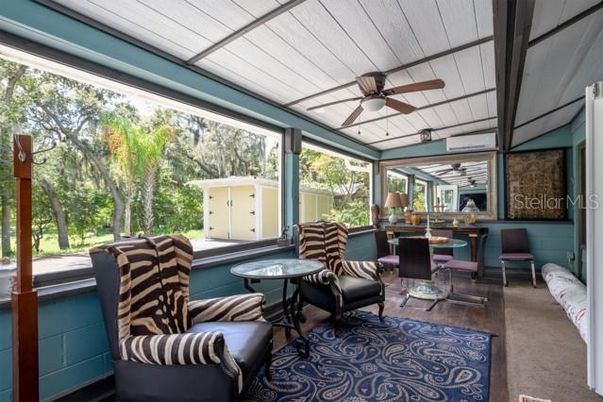 Dining room, Interior, Sun Room, Wood Texture Flooring