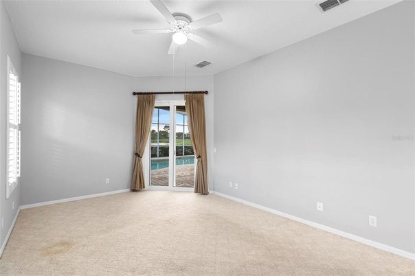 Empty room, Interior