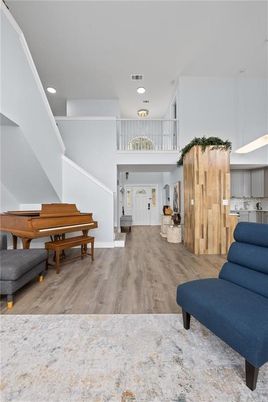 Interior, Pendant Lights, Piano, Recessed Lighting, Wood Texture Flooring