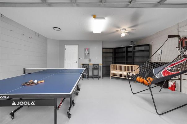 Game Room, Interior
