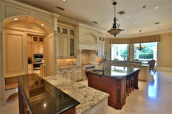 Chandelier, Dining room, Interior, Kitchen, Pendant Lights, Recessed Lighting, Stainless Steel Appliances
