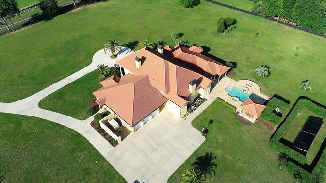 Exterior, Drone