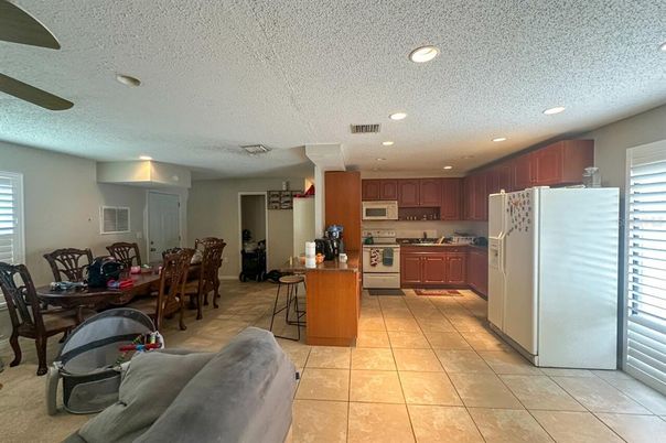 Dining room, Interior, Kitchen, Recessed Lighting