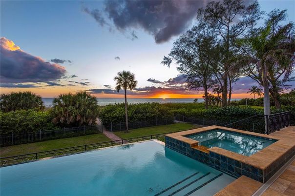 Exterior, Pool, Water