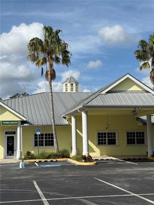 Exterior, Facade, Ranch