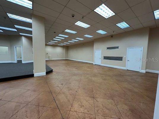 Empty room, Interior, Recessed Lighting