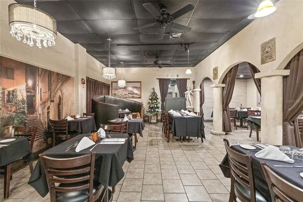 Dining room, Interior, Living room, Pendant Lights