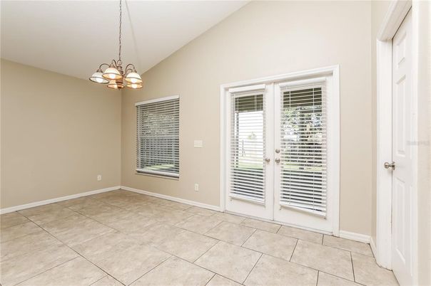 Empty room, Interior, Pendant Lights
