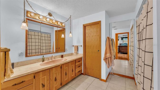 Bathroom, Interior, Pendant Lights