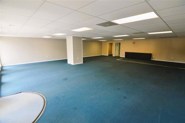 Empty room, Interior, Recessed Lighting