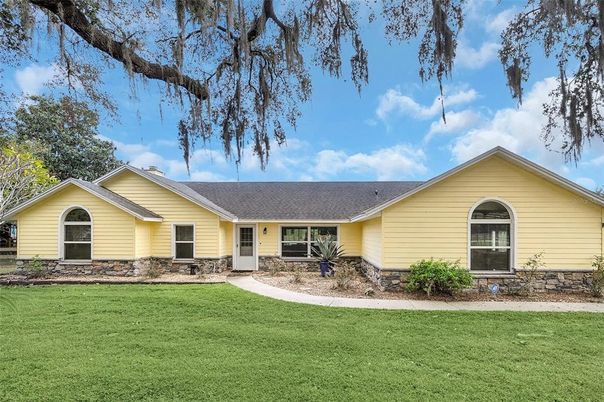 Backyard, Exterior, Facade, Ranch