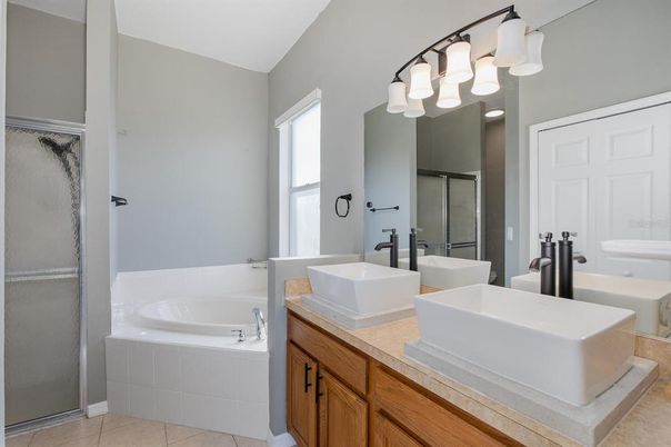 Bathroom, Dual Sink Vanities, Interior