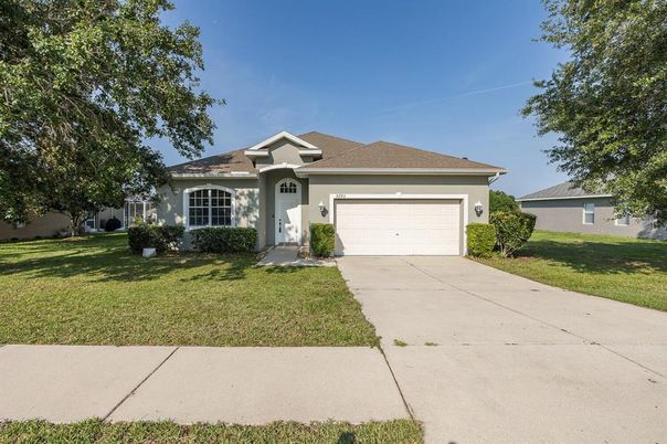 Attached, Exterior, Facade, Ranch