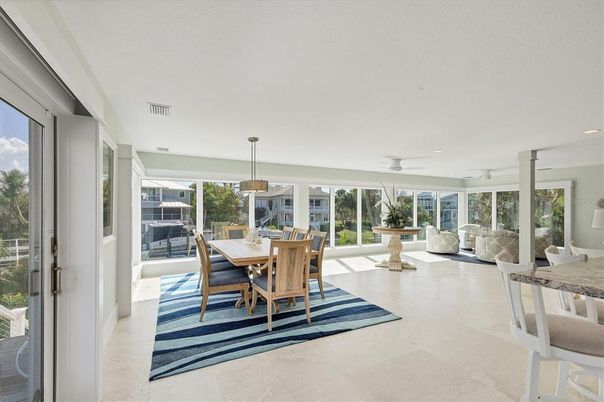 Dining room, Interior, Pendant Lights, Recessed Lighting