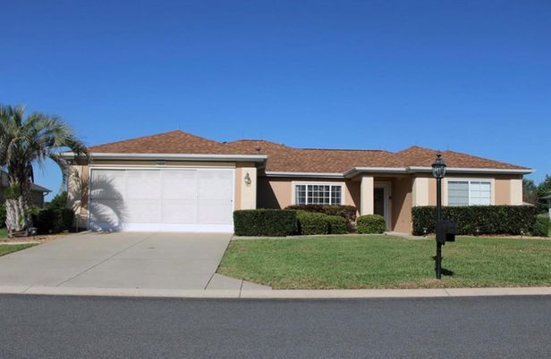 Attached, Exterior, Facade, Ranch