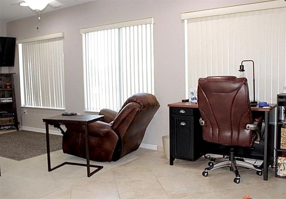Home Office, Interior