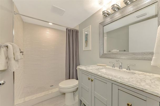 Bathroom, Interior, Recessed Lighting