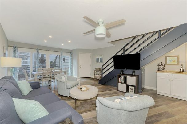Dining room, Interior, Living room, Recessed Lighting, Wood Texture Flooring