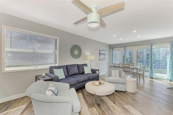 Dining room, Interior, Living room, Recessed Lighting, Wood Texture Flooring