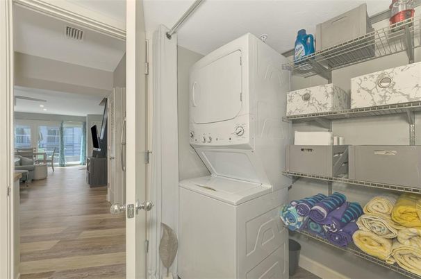 Interior, Utility Closets, Washer, Wood Texture Flooring