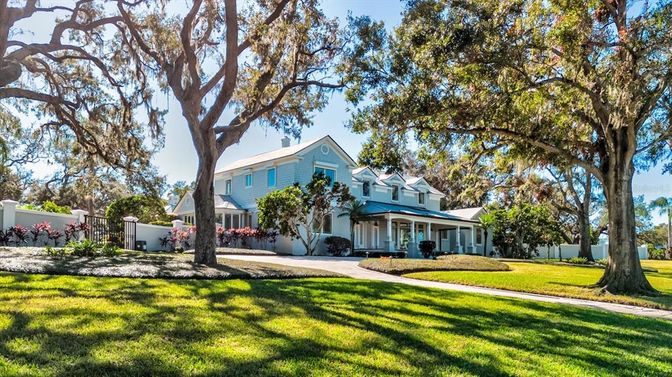 Backyard, Exterior, Facade, Farmhouse