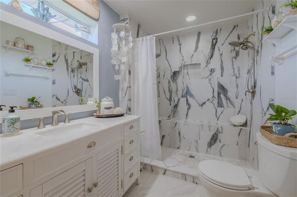Bathroom, Interior, Marble, Marble Walls, Recessed Lighting