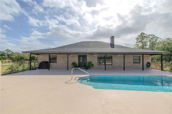 Exterior, Pool