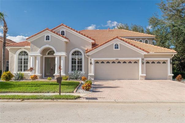 Attached, Exterior, Facade, Mediterranean