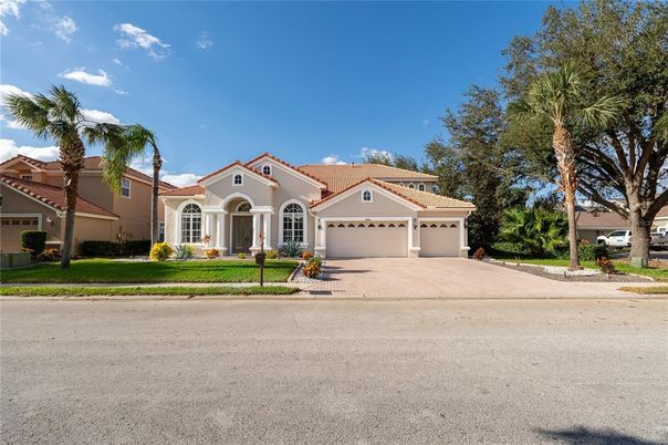 Attached, Exterior, Facade, Mediterranean