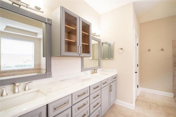 Bathroom, Dual Sink Vanities, Interior