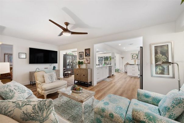 Interior, Living room, Recessed Lighting, Wood Texture Flooring