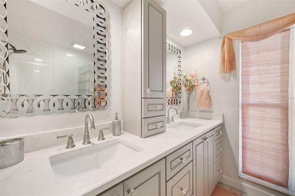 Bathroom, Dual Sink Vanities, Interior, Recessed Lighting