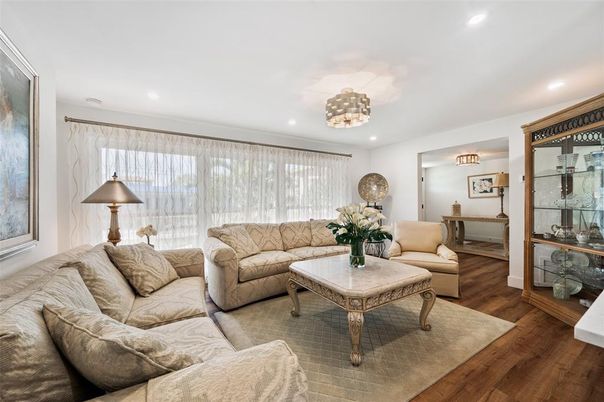 Interior, Living room, Pendant Lights, Recessed Lighting, Wood Texture Flooring