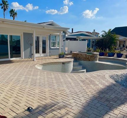 Exterior, Pool