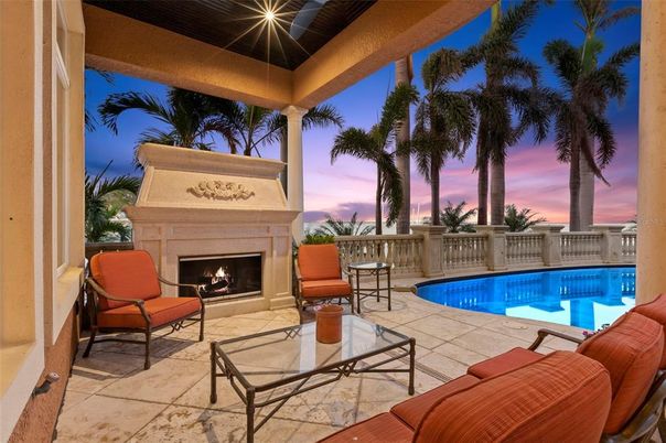 Exterior, Fireplace, Pool