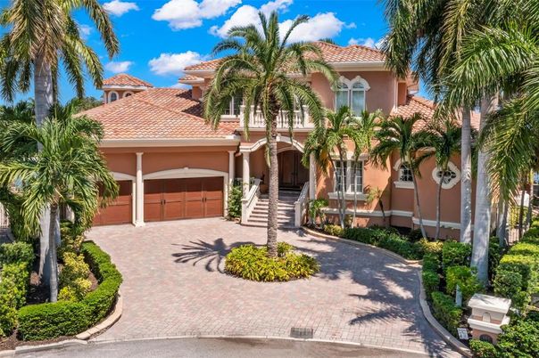 Attached, Exterior, Facade, Mediterranean
