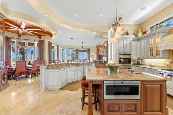 Chandelier, Dining room, Interior, Kitchen, Pendant Lights, Recessed Lighting, Stainless Steel Appliances