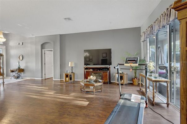 Fitness Equipment, Interior, Living room, Wood Texture Flooring