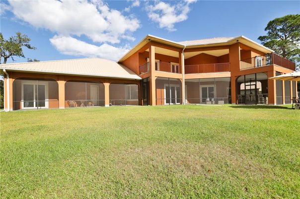 Backyard, Exterior, Facade, Modern