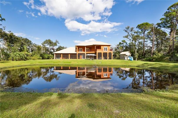 Exterior, Lake
