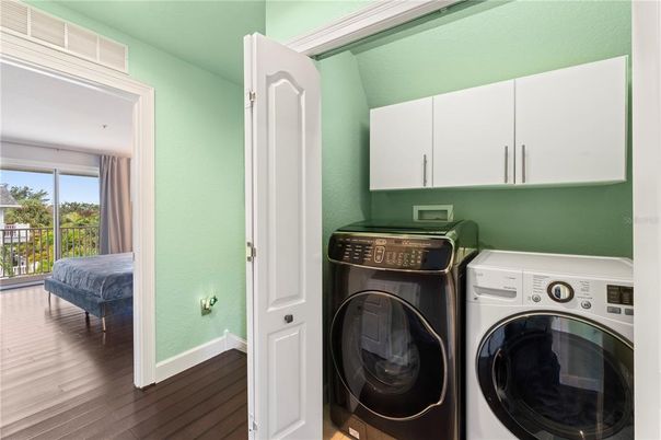 Interior, Utility Closets, Washer, Wood Texture Flooring