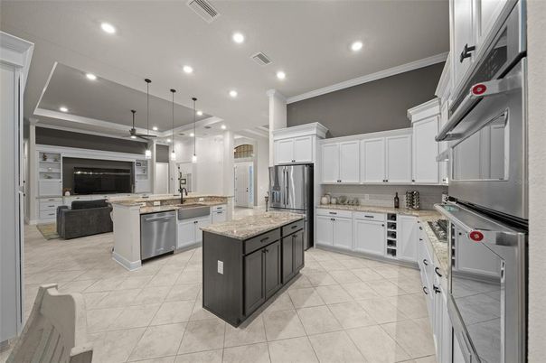 Interior, Kitchen, Living room, Pendant Lights, Recessed Lighting, Stainless Steel Appliances